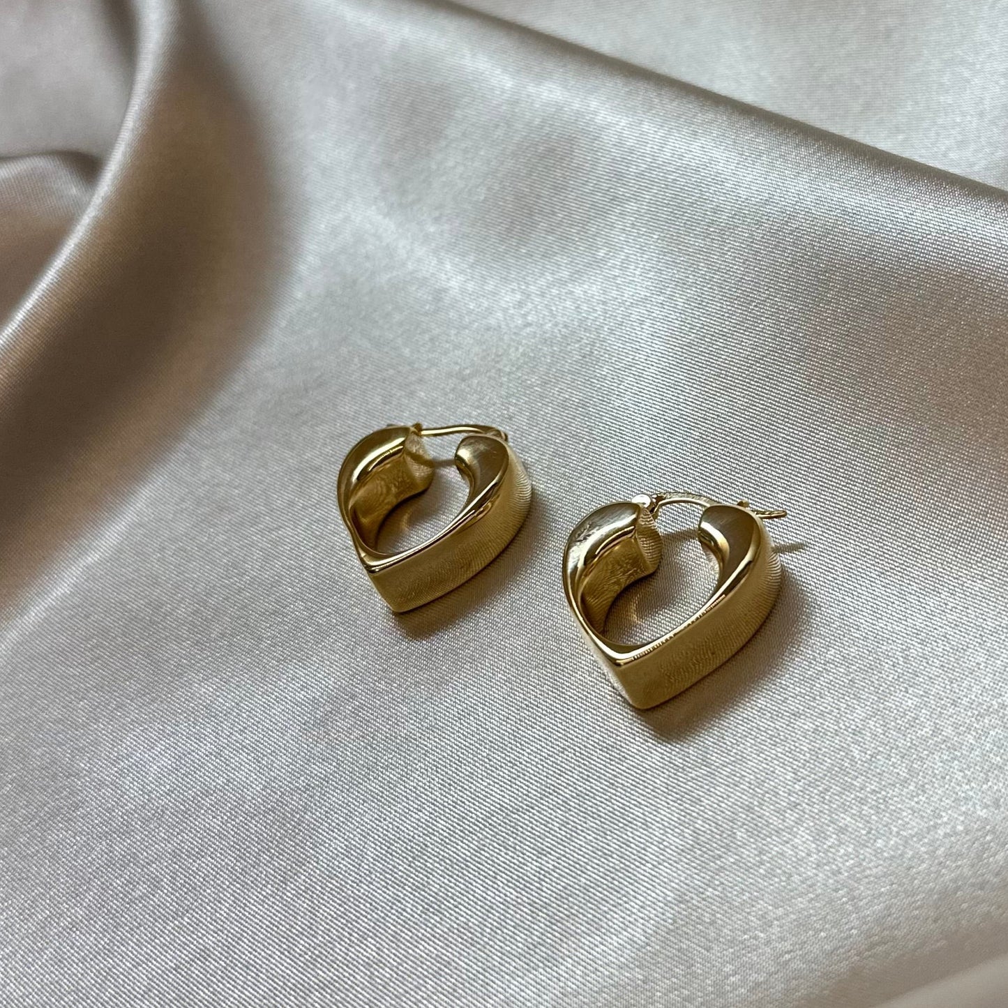 Aretes Candado Dorado